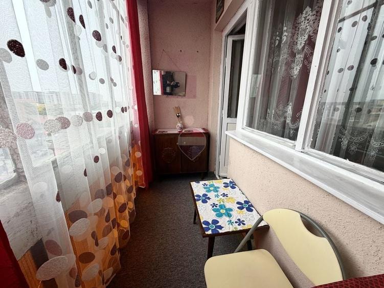 Apartament cu 3 camere decomandat, mobilat în Șega