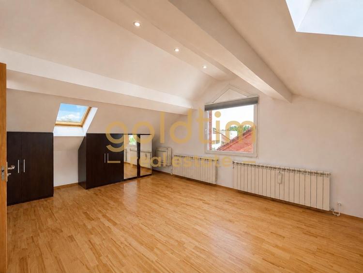 Duplex cu 6 camere cu Piscina în Iancu Nicolae