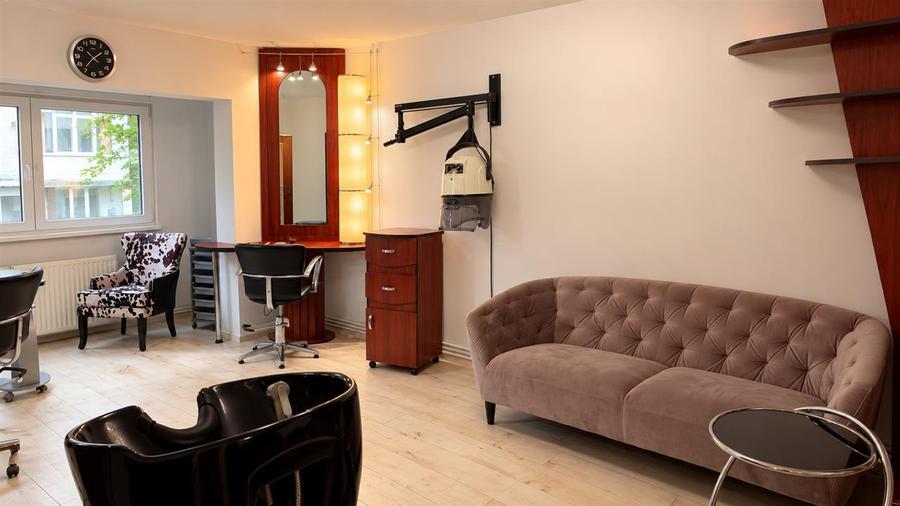 Apartament cu 3 camere decomandat în Răcădău