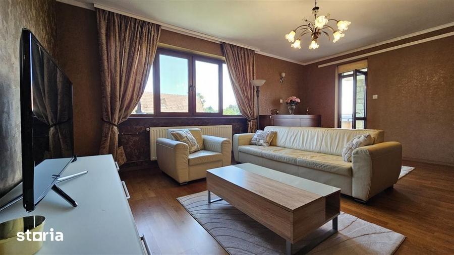 Apartament cu 4 camere în Gruia