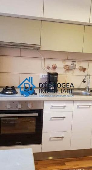Apartament cu 3 camere decomandat, mobilat în Central