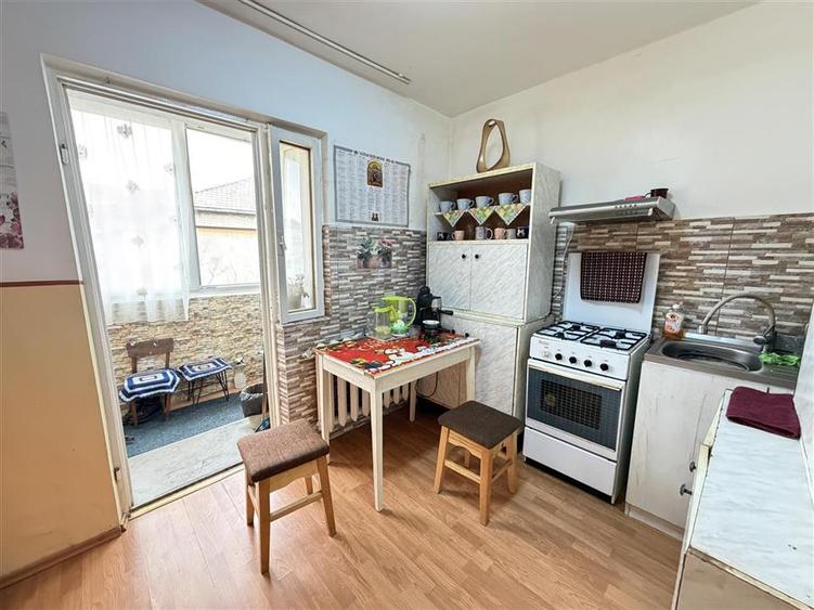 Apartament cu 3 camere decomandat în Rogerius