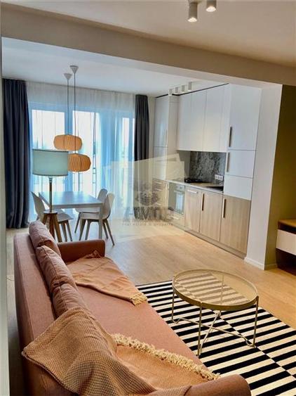 Apartament cu 2 camere semidecomandat, mobilat în Central