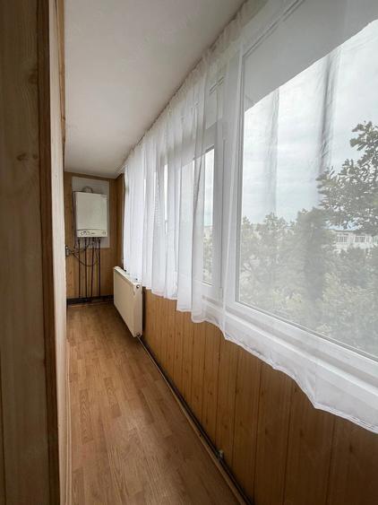 Apartament cu 3 camere decomandat în Micro 13