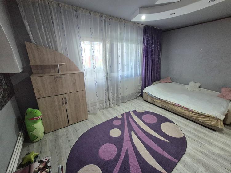 Apartament cu 2 camere decomandat în Confecții