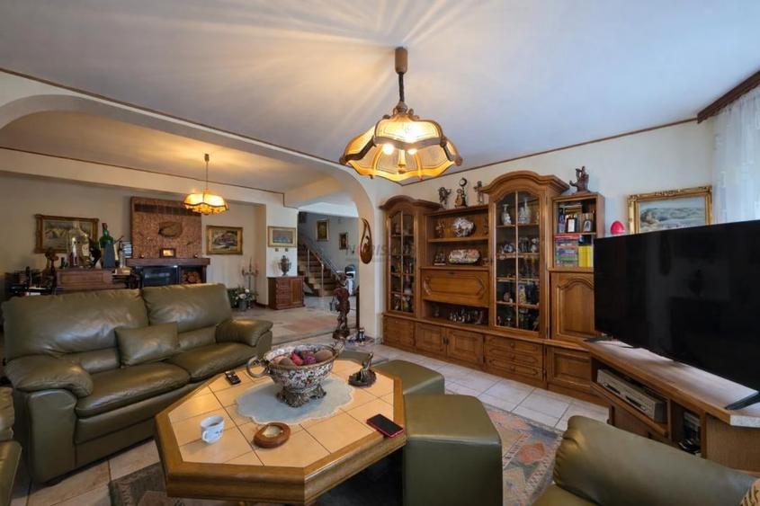 Casă cu 5 camere cu Teren 1500 Mp în Rahova