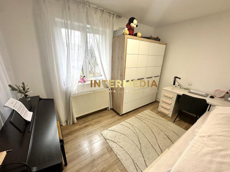 Apartament cu 3 camere decomandat, mobilat în Central