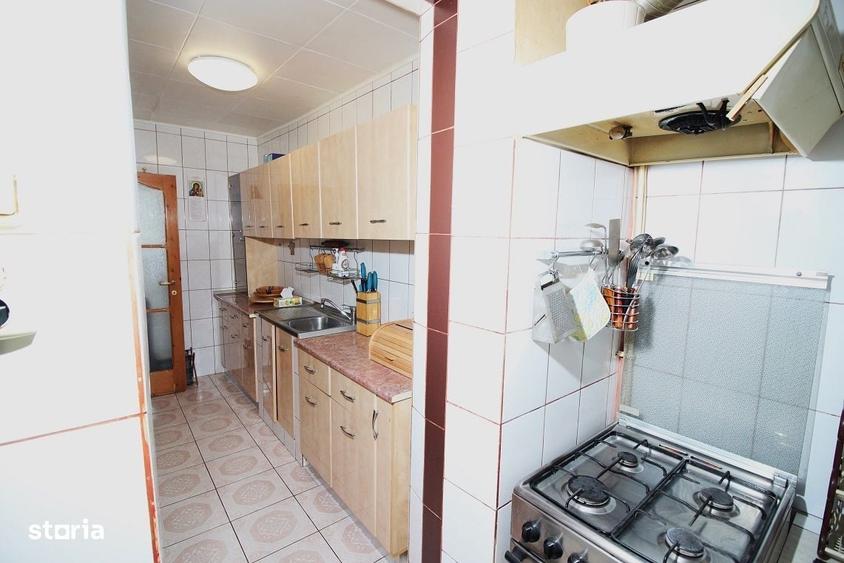 Apartament cu 3 camere decomandat în Alecu Russo