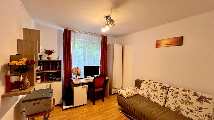 Apartament cu 4 camere decomandat, mobilat în Banat