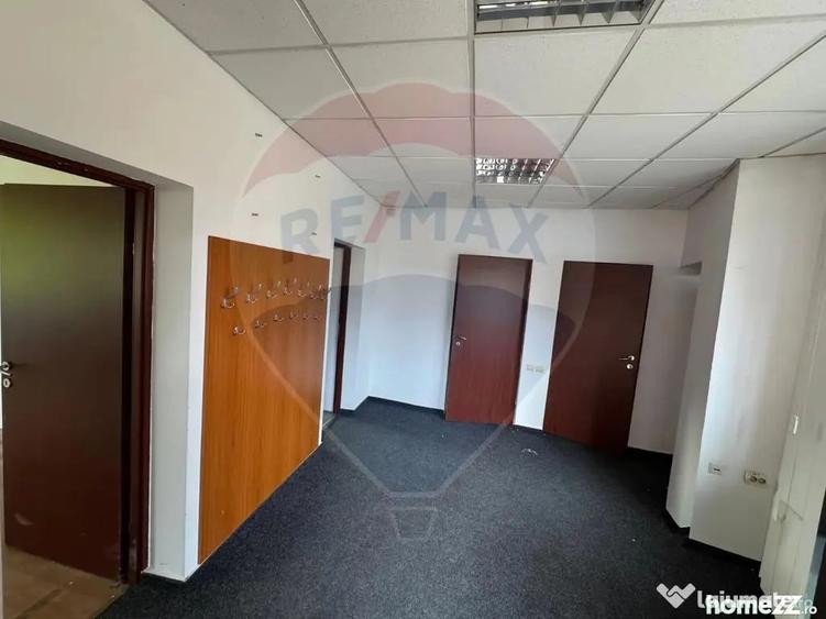 Casă cu 5 camere cu Teren 1363 Mp în Mărăști
