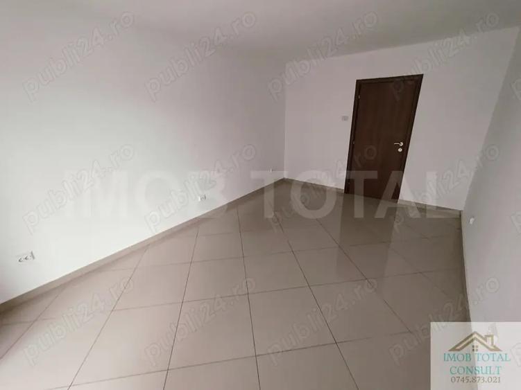 Spațiu comercial, de 25 mp, în Central