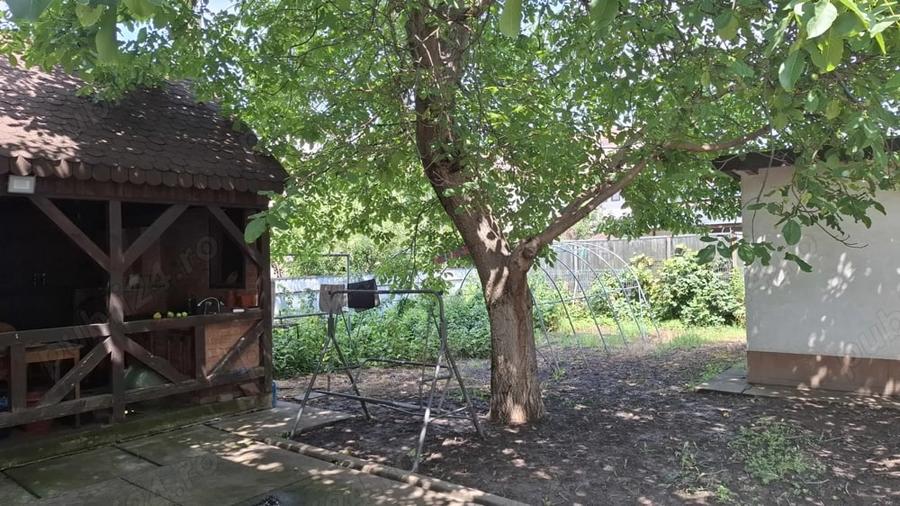Casă cu 6 camere cu Teren 495 Mp în Central