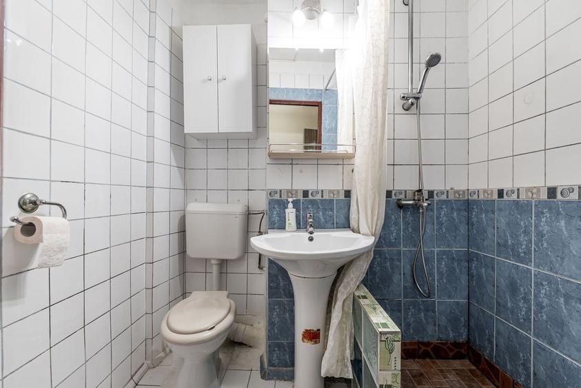 Apartament cu 3 camere semidecomandat în Fortuna