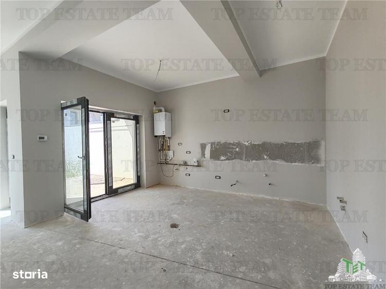 Casă cu 4 camere în Tunari