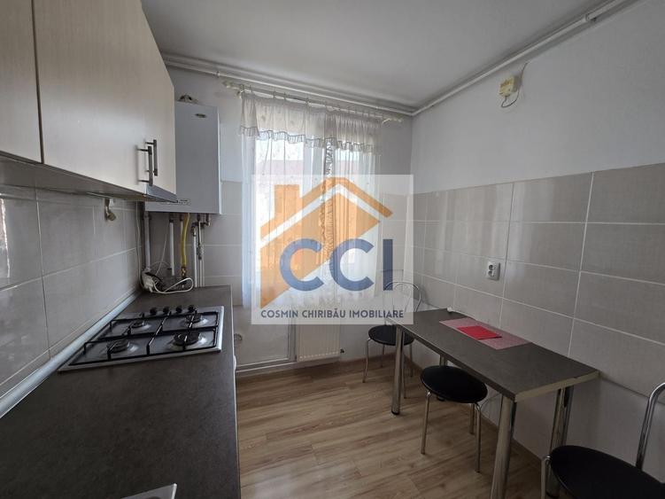 Apartament cu 2 camere semidecomandat, mobilat în Gară