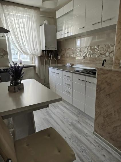 Apartament cu 2 camere semidecomandat în Ostroveni