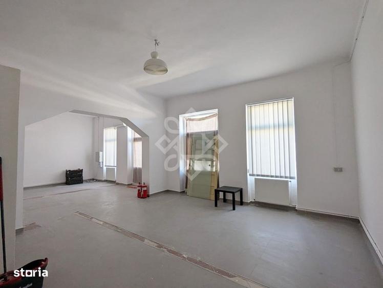 Casă cu 4 camere cu Teren 306 Mp în Central