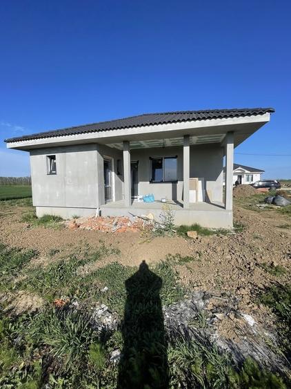 Casă cu 3 camere în Borș