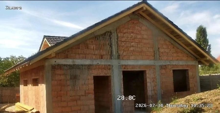 Casă cu 6 camere cu Teren 394 Mp în Central