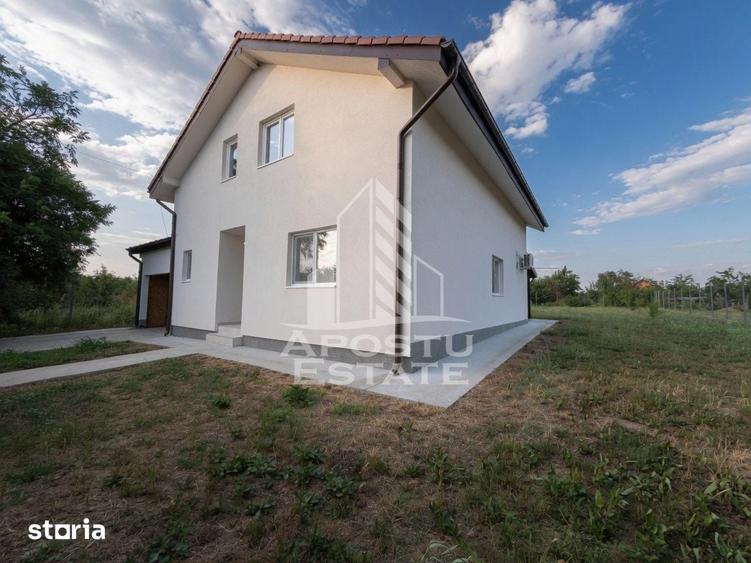 Casă cu 5 camere cu Teren 800 Mp în Pădureni