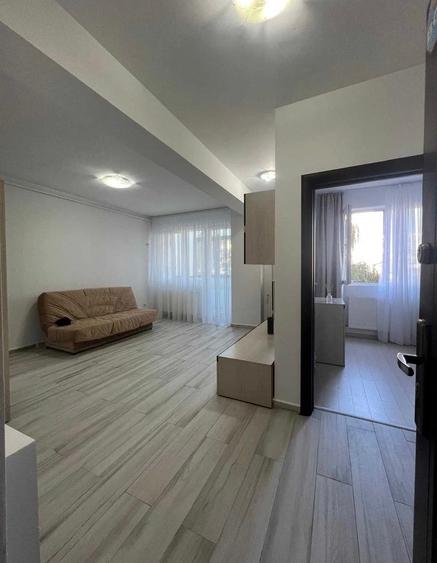 Apartament cu 2 camere semidecomandat în Militari