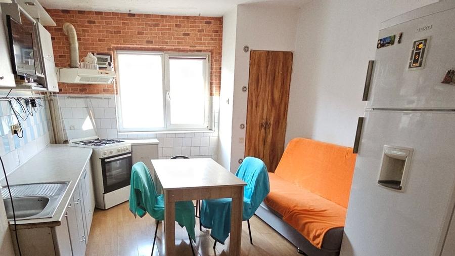 Apartament cu 2 camere decomandat în Vitan