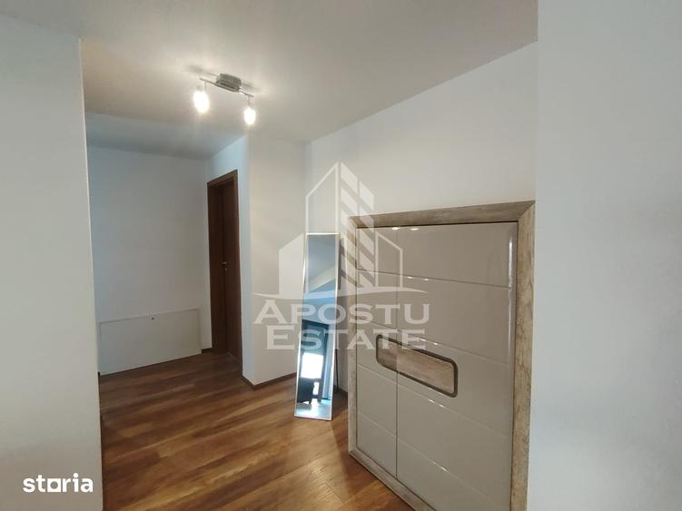 Apartament cu 3 camere decomandat în Dumbrăvița