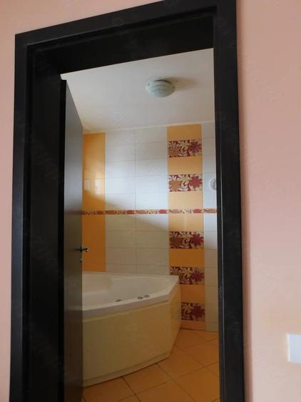 Casă cu Teren 383 Mp în Zamora