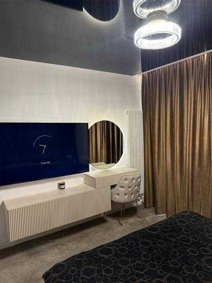 Apartament cu 3 camere decomandat în Palazu Mare