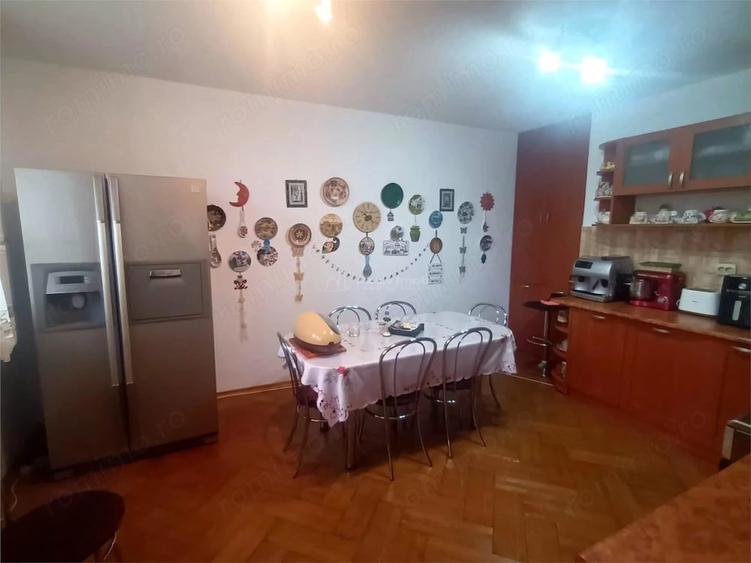 Casă cu 5 camere cu Teren 260 Mp în Mazepa 1