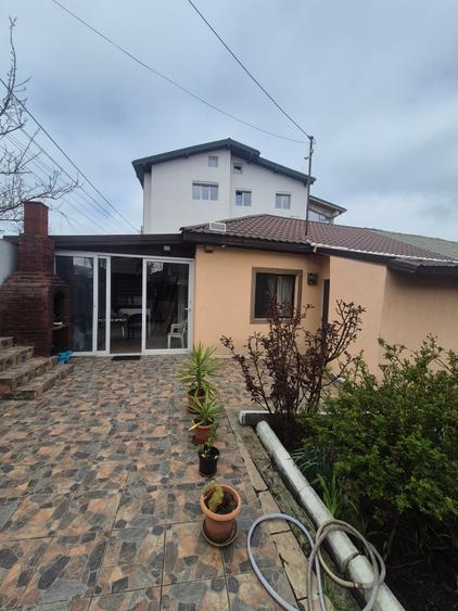 Casă cu 4 camere cu Canalizare în Năvodari