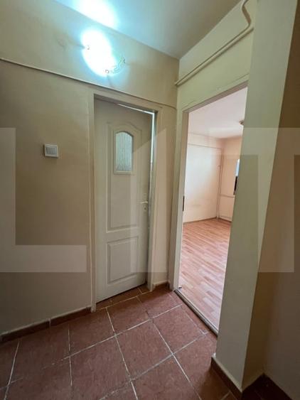 Garsonieră decomandată în Central
