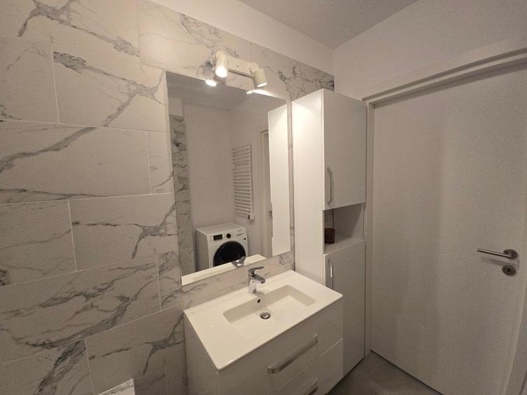 Apartament cu 2 camere semidecomandat, mobilat în Băneasa