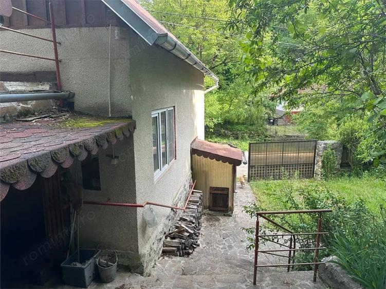 Casă cu 1 camere cu Teren 647 Mp în Central
