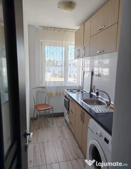 Apartament cu 3 camere semidecomandat în George Enescu