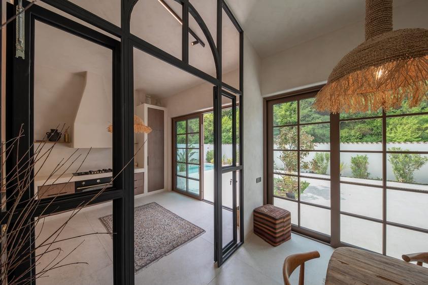 Casă individuală cu 5 camere cu Piscina în Gruiu