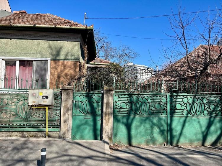 Casă individuală cu 2 camere cu Canalizare în Mărăști