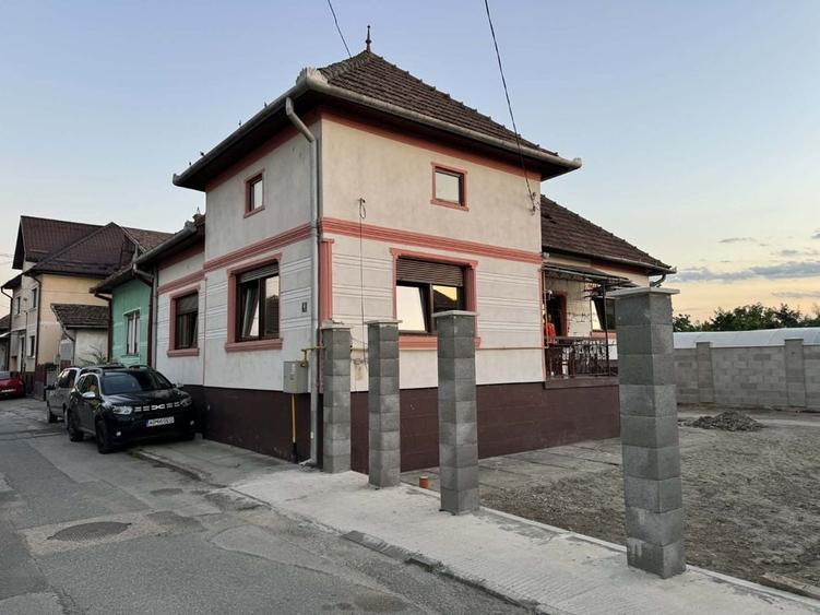 Casă cu 3 camere în Exterior Vest