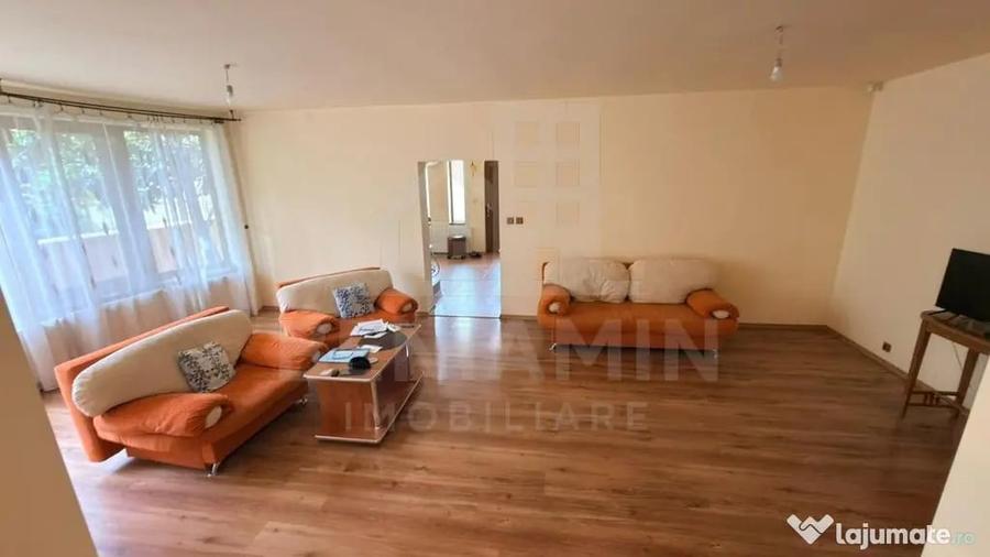 Casă cu 7 camere cu Teren 464 Mp în Cârcea
