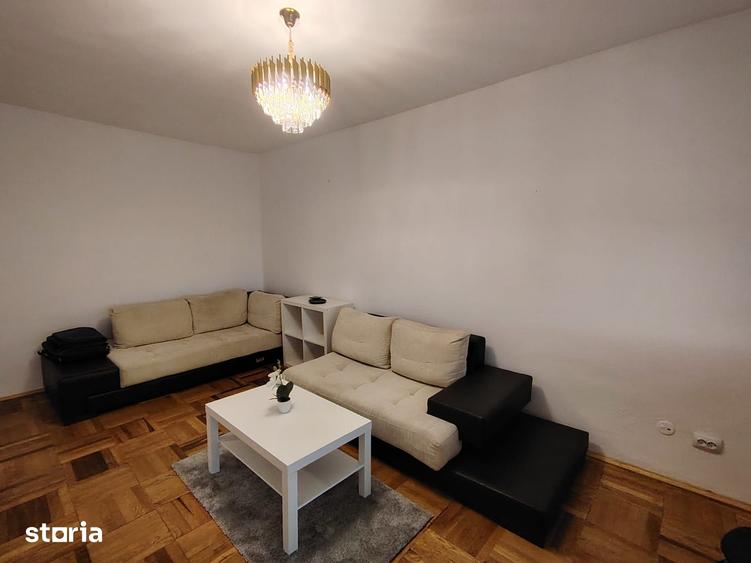 Apartament cu 3 camere în Micro 6
