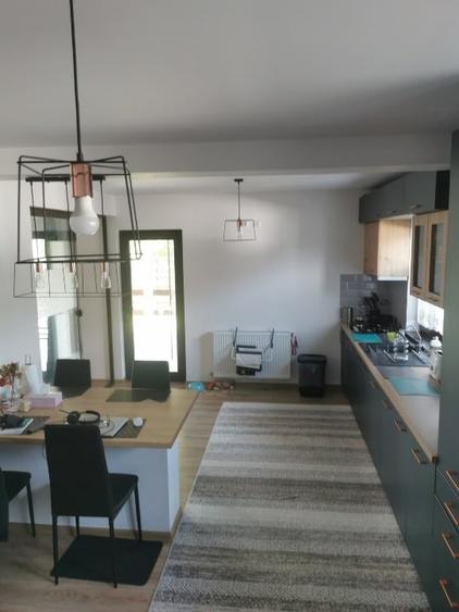 Casă individuală cu 4 camere cu Garaj în Dârza
