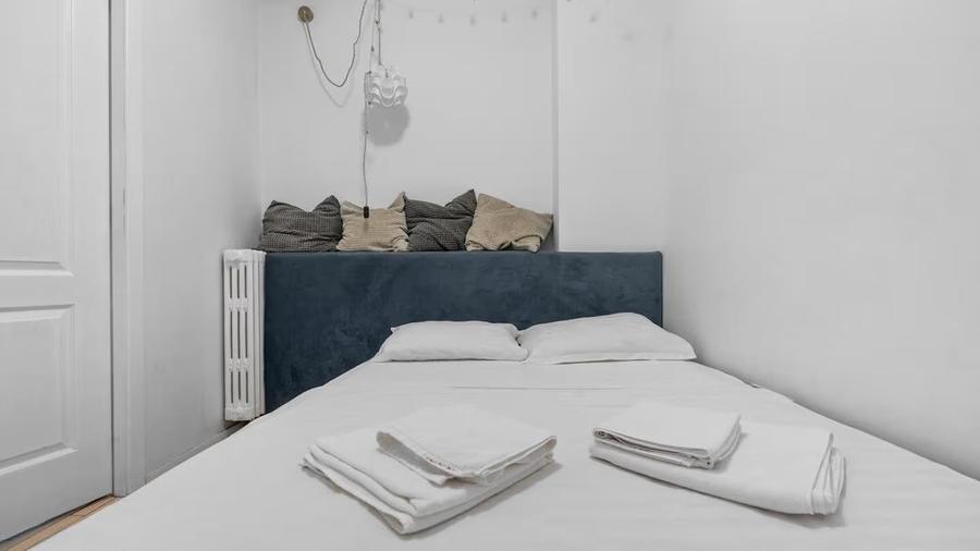 Apartament cu 3 camere semidecomandat în Universitate