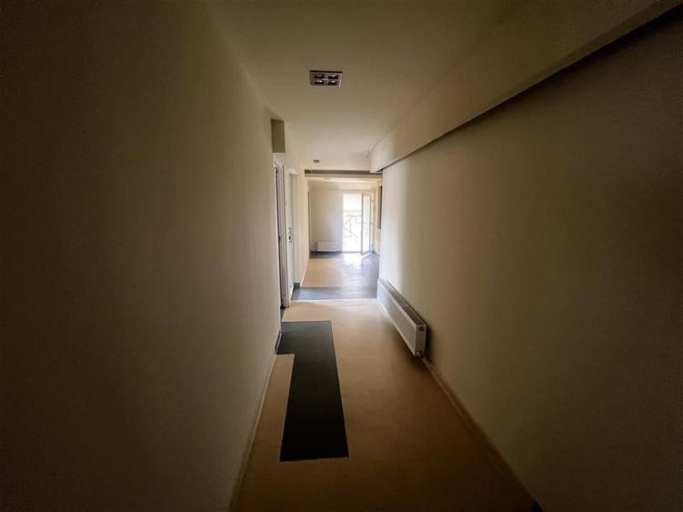 Birou, de 190 mp, în 8 Martie