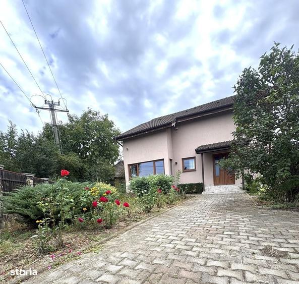 Casă cu 4 camere cu Teren 553 Mp în Sângeorgiu de Mureș