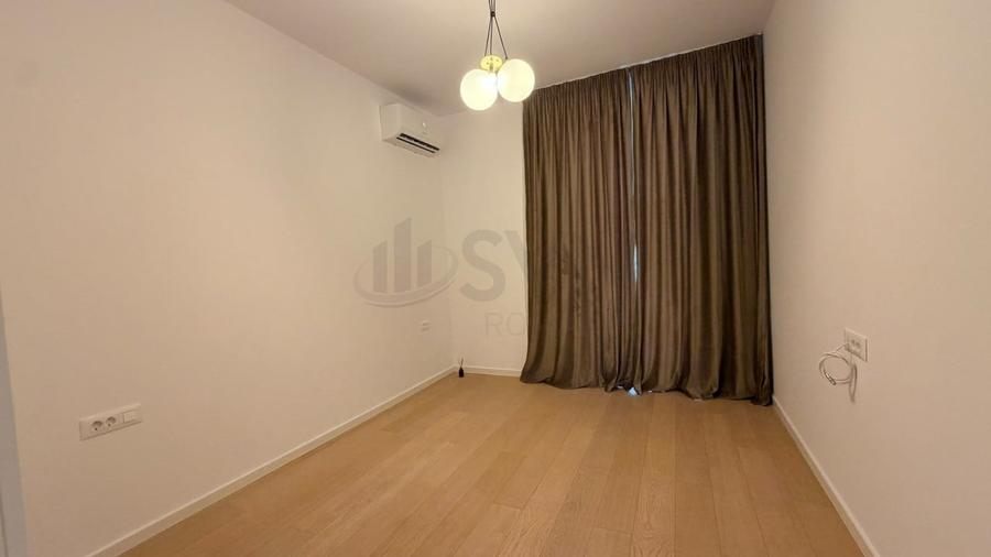 Apartament cu 3 camere semidecomandat, mobilat în Băneasa