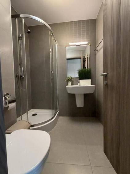 Apartament cu 3 camere în Crângași