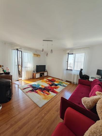 Apartament cu 2 camere semidecomandat în Berceni