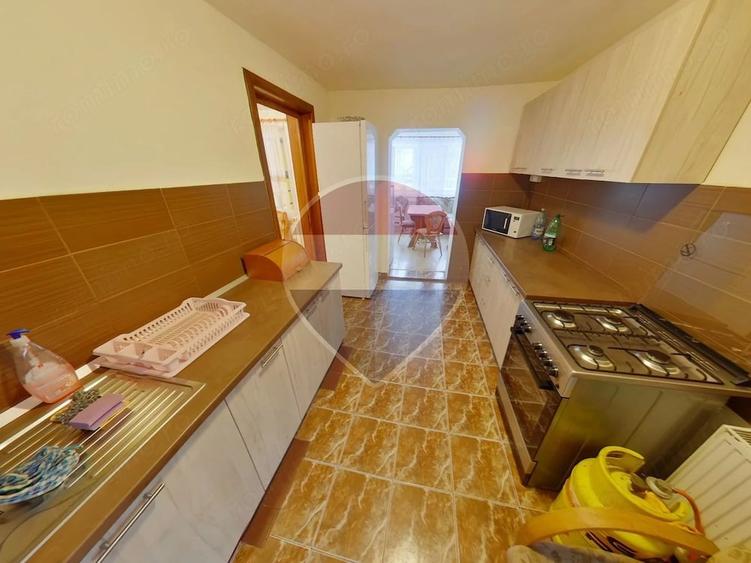 Casă cu 8 camere în Central