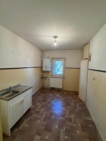 Apartament cu 2 camere semidecomandat în Rovine