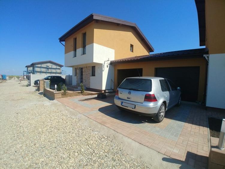 Casă individuală cu 3 camere cu Garaj în Crevedia